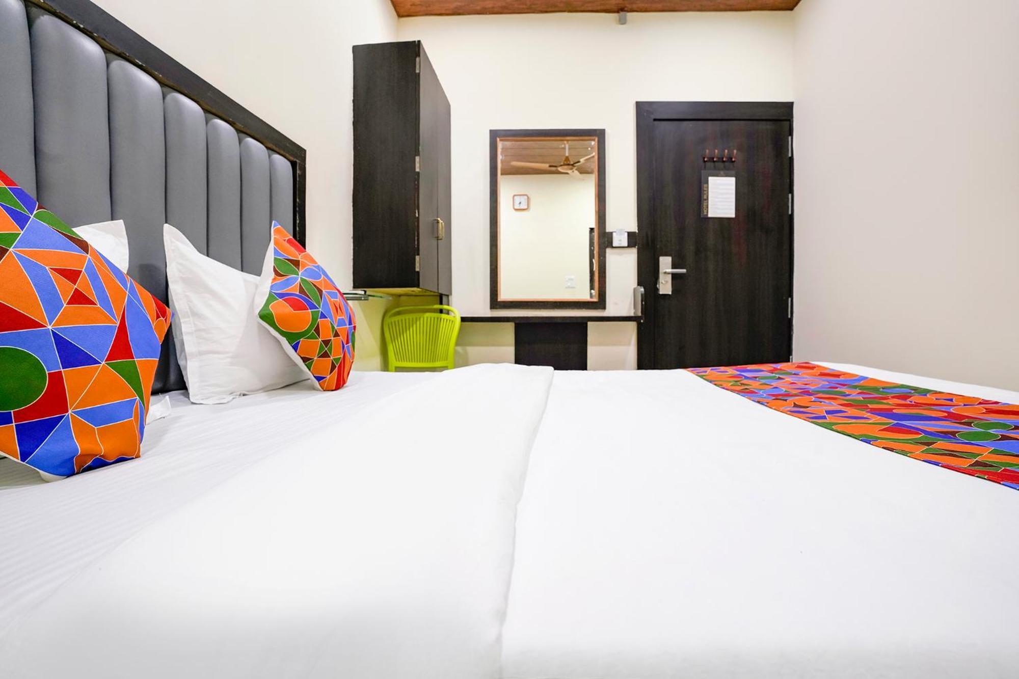 Fabexpress Gulshan Grand - Nr Gateway Of India Mumbai Ngoại thất bức ảnh